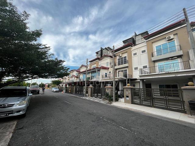 Taman Villa Liana 2.5 storey house for sale @kepayan emart rtm airport 1