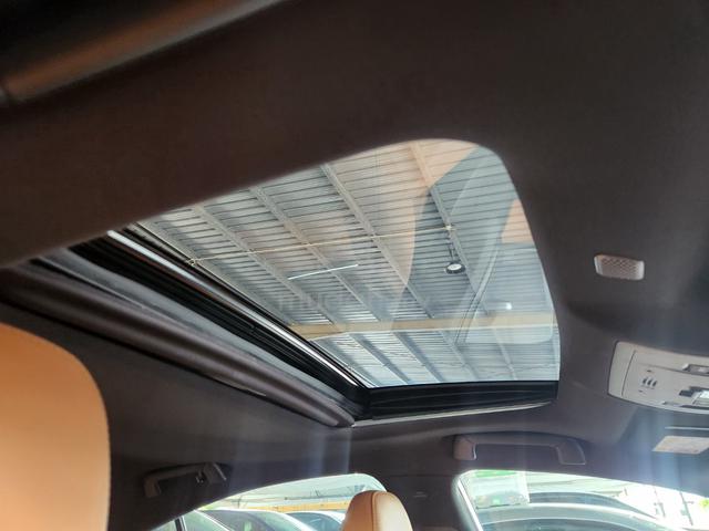 2021 Lexus IS300 Full Spec S/Roof 360 Memory Seat - 4