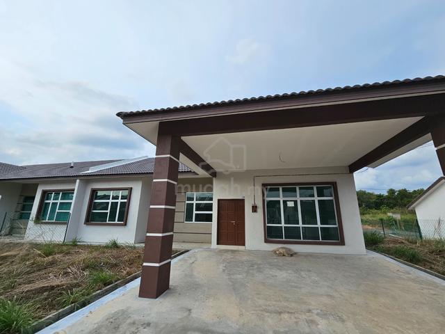 Single storey Semi D at Bandar Baru, Sungai Udang Melaka 1