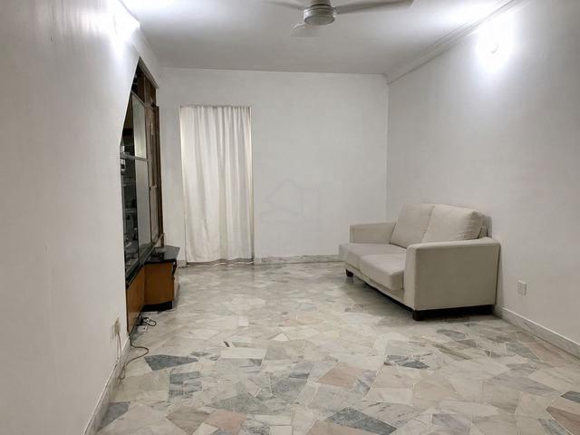 REPAINTED 2 Sty house Sri Petaling P/ FURNISH Air cond Kit cabinet LRT 1