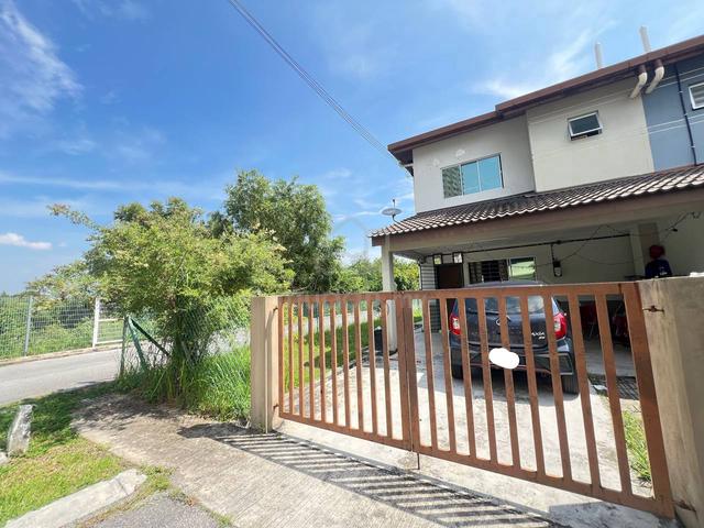 End Lot Double Storey Taman Desiran Bayu, Puchong Selangor 1