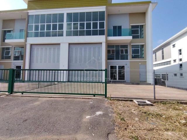 40x100 2.5sty Factory with Office, Ozana Residence Tasik Utama Melaka 1