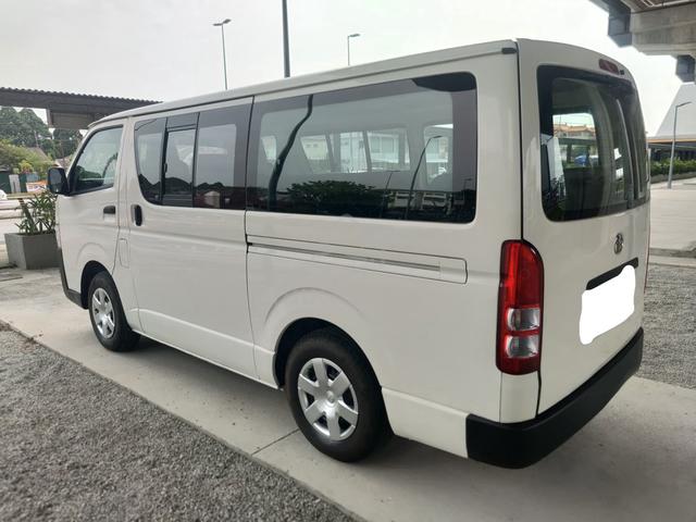 2014 Toyota Hiace 2.5 (M) Window Van 14 Seat - 3