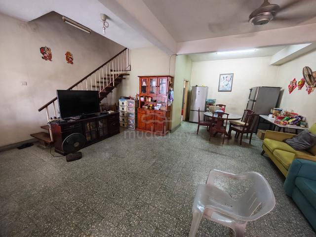 Oug 2 Storey Terrace House with Nice Layout at Quiet Area For Sale 1