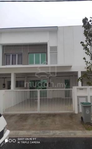 Double Storey Bandar Seri Impian Kluang Freehold 4R3B 1