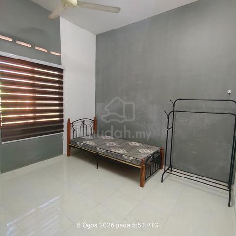 Fully Furnished Johor Tangkak Room For Rent 1