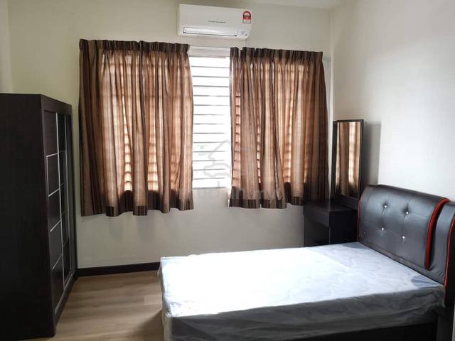 Big Room with Private Bathroom, Pesona Kemuning, Kemuning Utama. 1