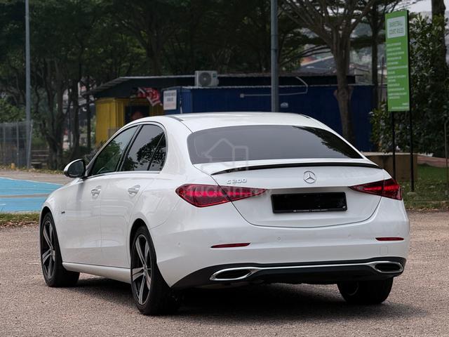 2023 Mercedes Benz C200 AVANTGARDE —UNDER WARRANTY - 2