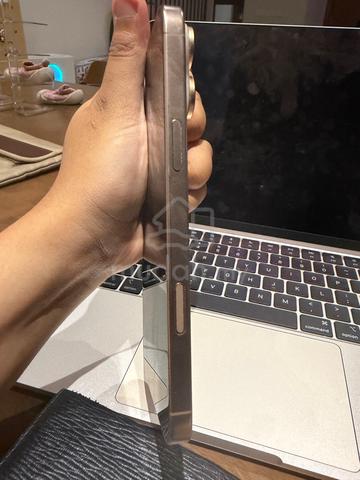 iphone 16 pro max super good condition - photo 3 of 6