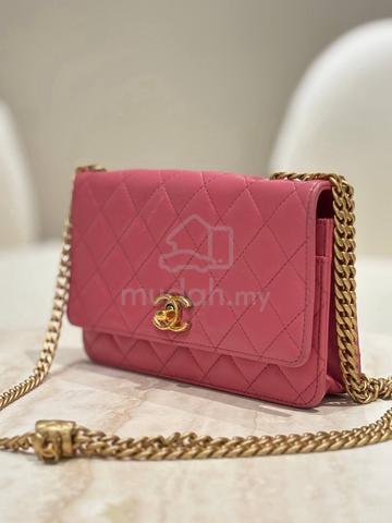 Chanel Pillow Crush Wallet On Chain Microchip - photo 3 of 4