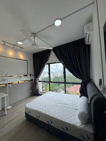 Fully Furnished Single, Middle，Balcony and Master Room at The Holmes2 1