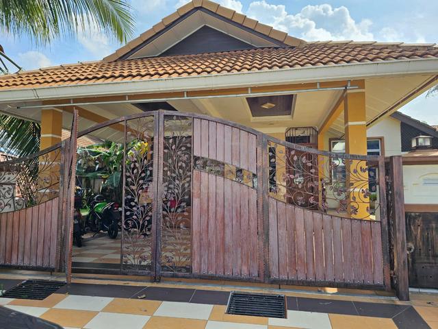 [SPACIOUS UNIT]  1.5 Storey Bungalow, Laman Lili, Nilai Impian 1