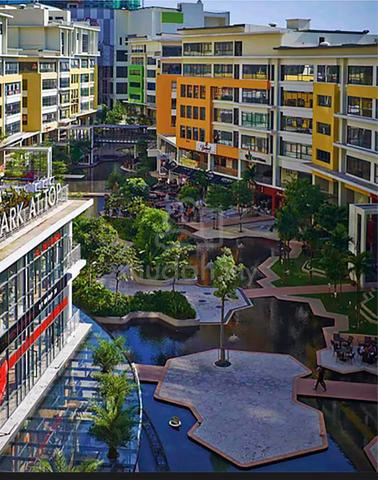 Puchong Ground Floor Setia Walk Facing Main Road  Next LRT Station 1