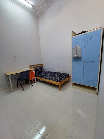 Bilik sewa Perempuan di Gong Pauh 1
