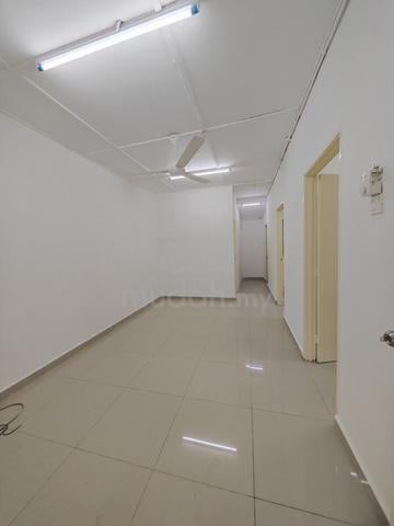 Skudai/ Tun Aminah/ 3 Bedroom/ New Renovation/ New Paint/ Kitchen/ 1