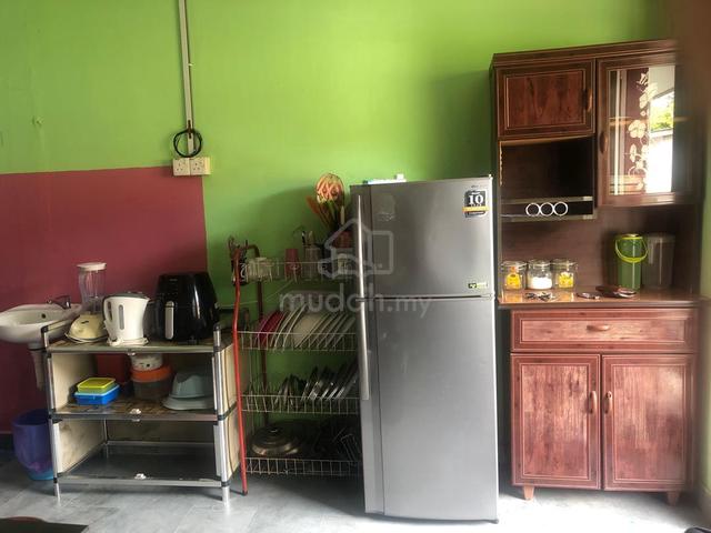 Rumah sewa gong badak 3