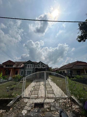 Semi D Setingkat Pantai Sepang Putra Bagan Lalang 1