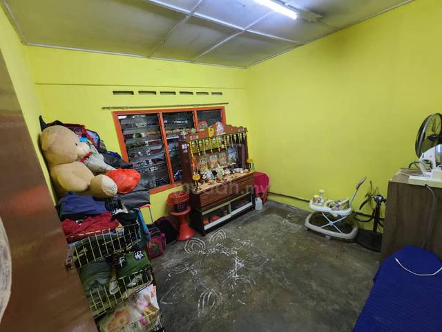 Taman Kenangan Single Storey Terrace House Sabak Bernam 4