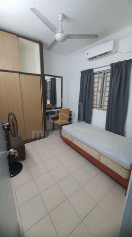 casa subang usj 1 subang jaya medium room for rent (mix gender) 1