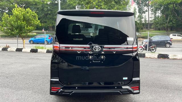 Toyota VOXY SZ GR BODYKIT FULLOAN LOW MILLEAGE - 4