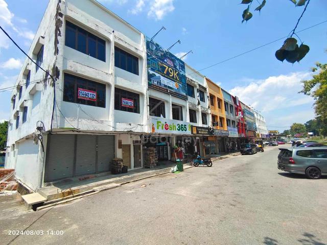 Gurun Facing road , Near Bank ,Ground Floor Shoplot For Rent 1