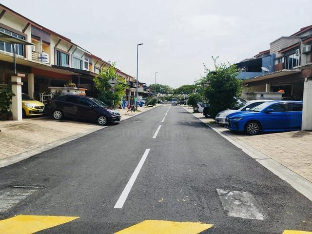 Below MV 🌟 Double Storey Alam D’16, Seksyen 16 Shah Alam, Selangor 2