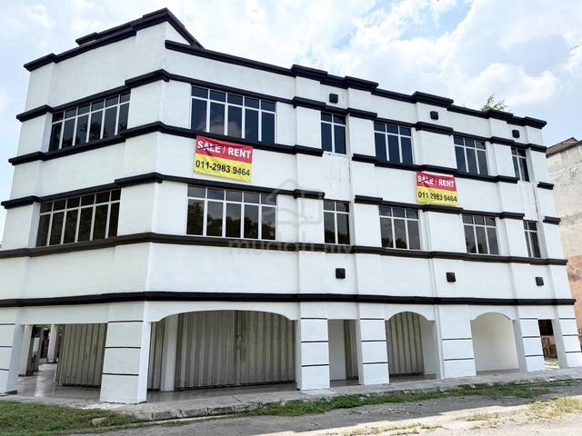 Bandar Tasik Kesuma 3 Storey Corner For Rent 1