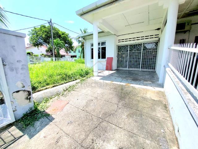 CORNERLOT Teres Setingkat Taman Semarak Nilai 1