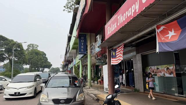 Taman daya jalan Sagu 3 storey shop facing main road opposite TD 1