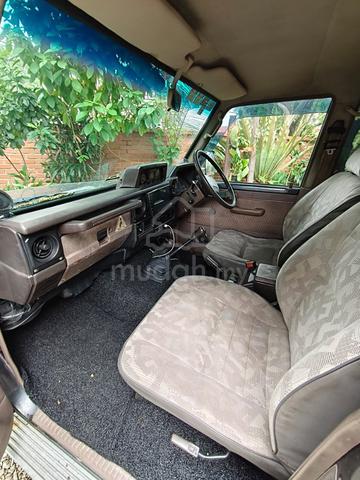 1995 Toyota LANDCRUISER 2.8 LJ 79 (M) Land Cruiser - 4