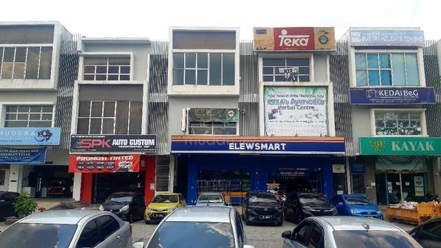 Facing Mainroad Ground & 1st Floor Shop TTDI Grove Kajang Perdana 4