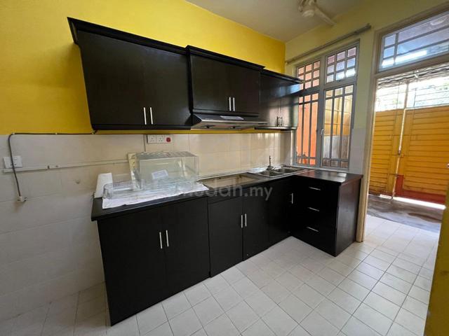 Open Facing Ground Floor Townhouse, Seri Pristana Saujana Utama 5