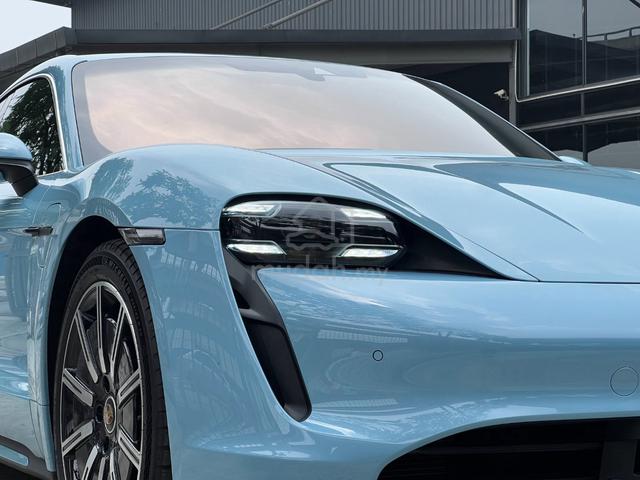 2020 / 26 Porsche TAYCAN 10.0 TURBO Sedan (A) UK - 3