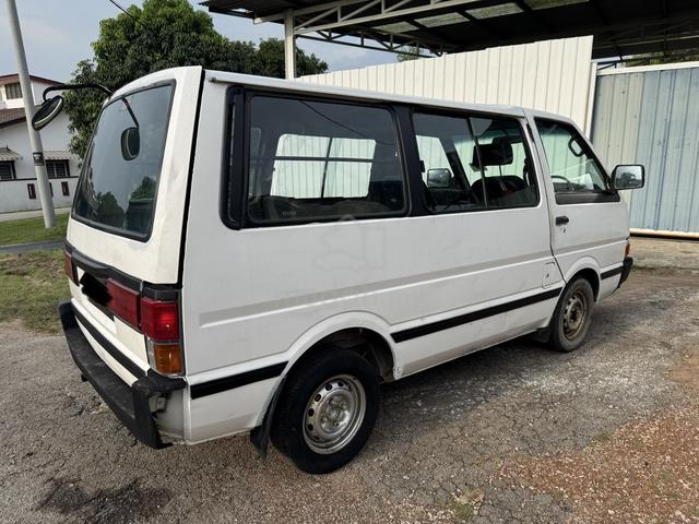 1999 Nissan VANETTE c22 Window Van - 3