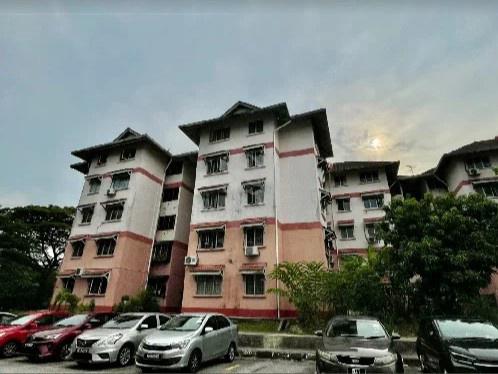Pangsapuri Kiambang (Taman Bukit Subang) 1