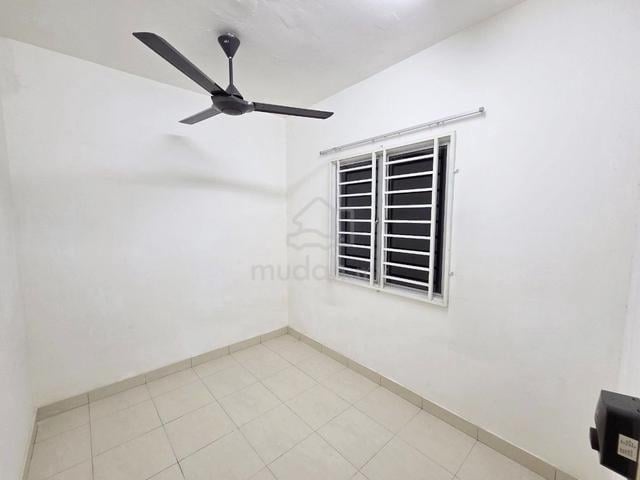 De Bayu Apartment 1
