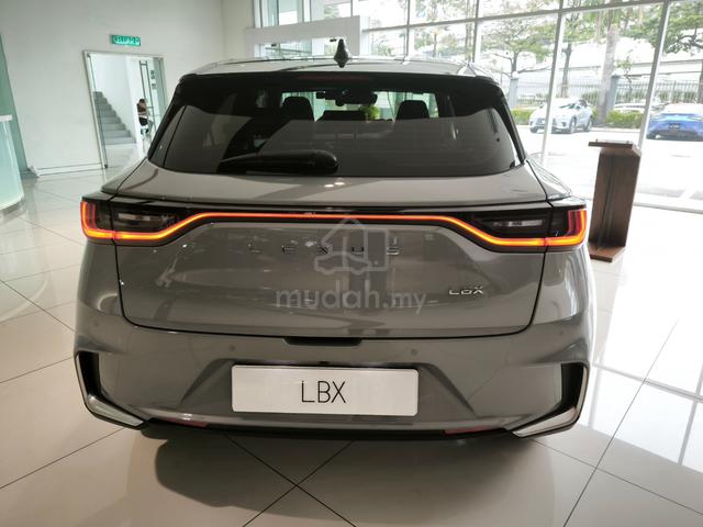 2026 Lexus LBX 1.5 PREMIUM (A) DUAL TONE LEXUS MAL - 4