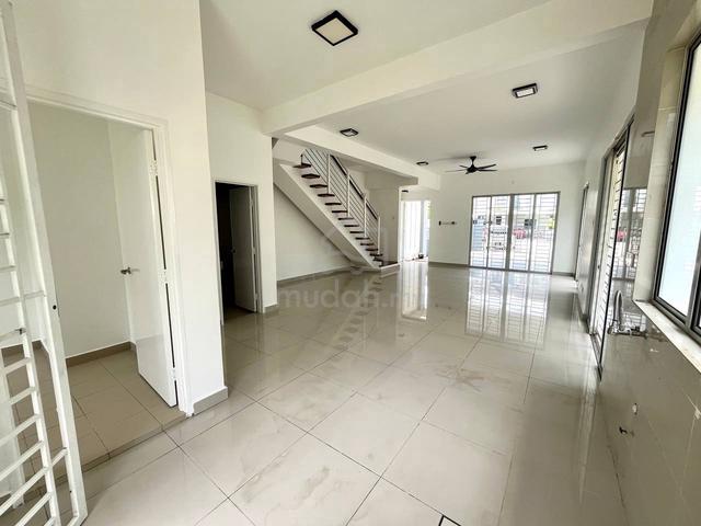 CORNER LOT Double Storey Eriza Elmina Garden Shah Alam 5