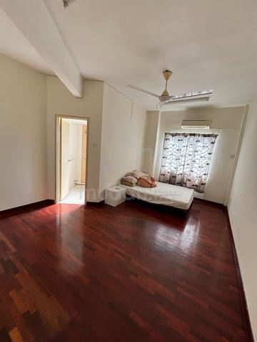 Sommerset Close Townhouse Permaisuri Yaacob Latif, Can Fit 6 Queen Bed 2