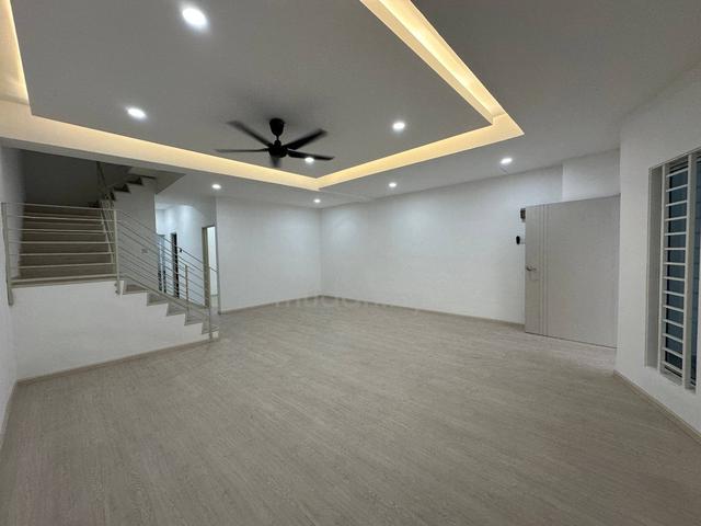 Menglembu / 2.5 Storey Terrace / 20x65 / Fully Renovated / 5R4B / Aeon 1