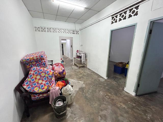 For Rent @ Single Storey House @ Kelapa Sawit Kulai 1