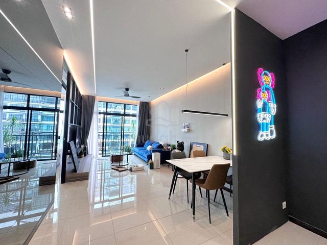 Molek Regency 1