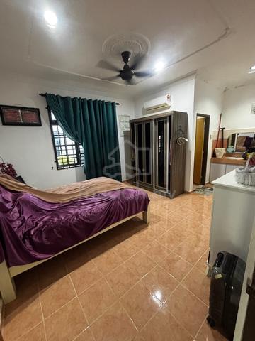Bilik Sewa Tanah Merah Perempuan 1