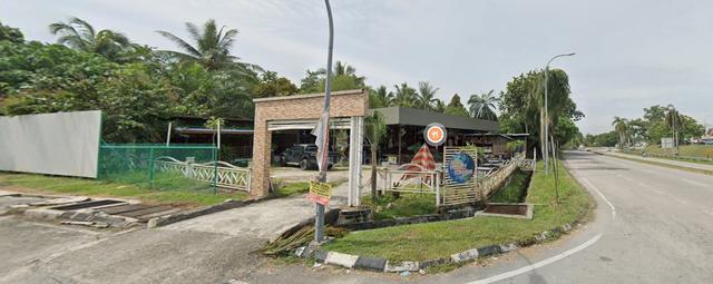 Prime Commercial Land for Rent – High Traffic & Visibility 3