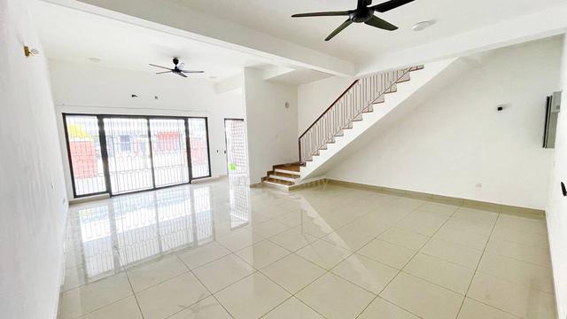 FREEHOLD 22 x 75 Double Storey Elmina Green 5 Seksyen Shah Alam 1