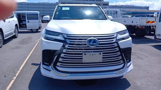 2023 Lexus LX600 3.4 (7-Seater, Black Interior) - 3