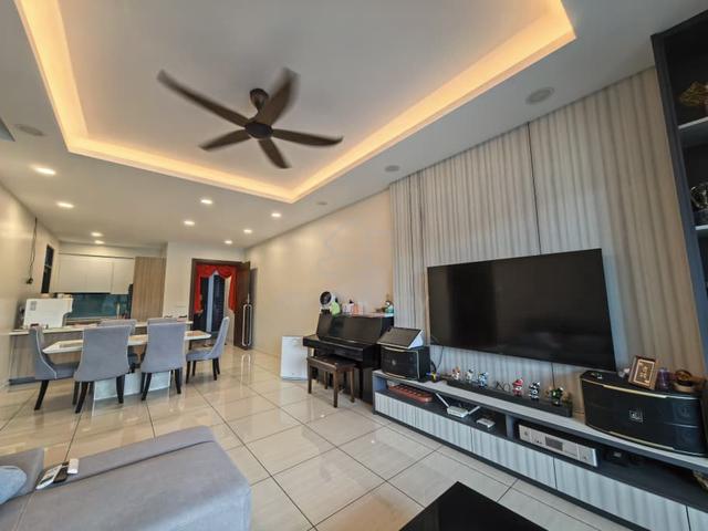 Queens Residences Q1 @ Queens Waterfront 1