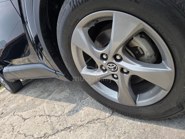 2018 Toyota C-HR 1.8 TIP TOP LIKE NEW 5 YR WARANTY - 4
