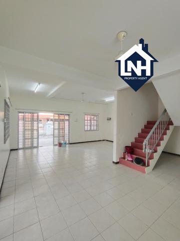 Legenda Lagenda Heights 2.5 storey terrace corner refurbish sale 1