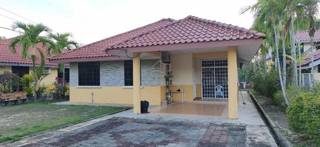 BANGLO SEtingakat Kuala Terengganu Golf Resort gatedguarded TOK Jembal 1